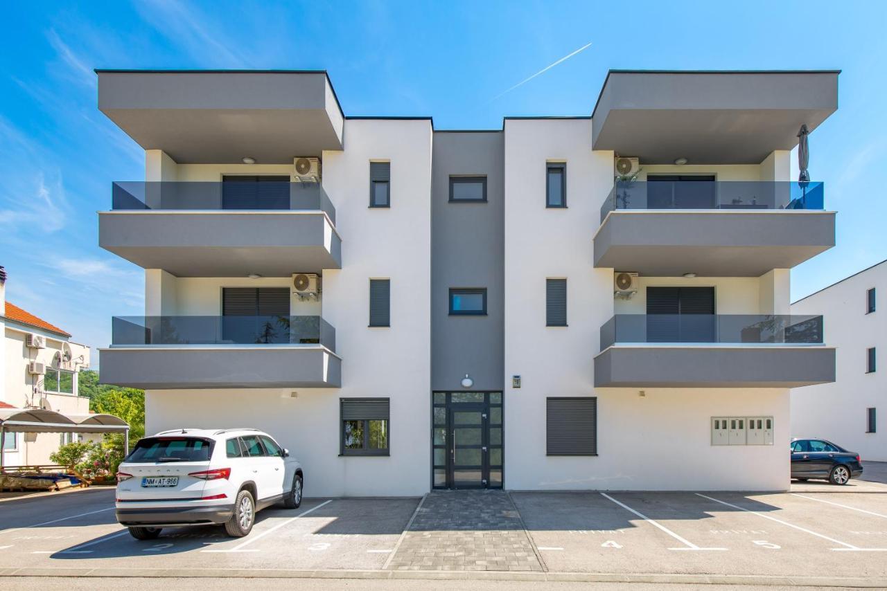 Apartment Sunset Njivice Exterior photo